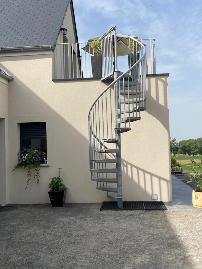 Appartement Lu'Ermael Avec Vue Mont Saint Michel Courtils Exterior photo