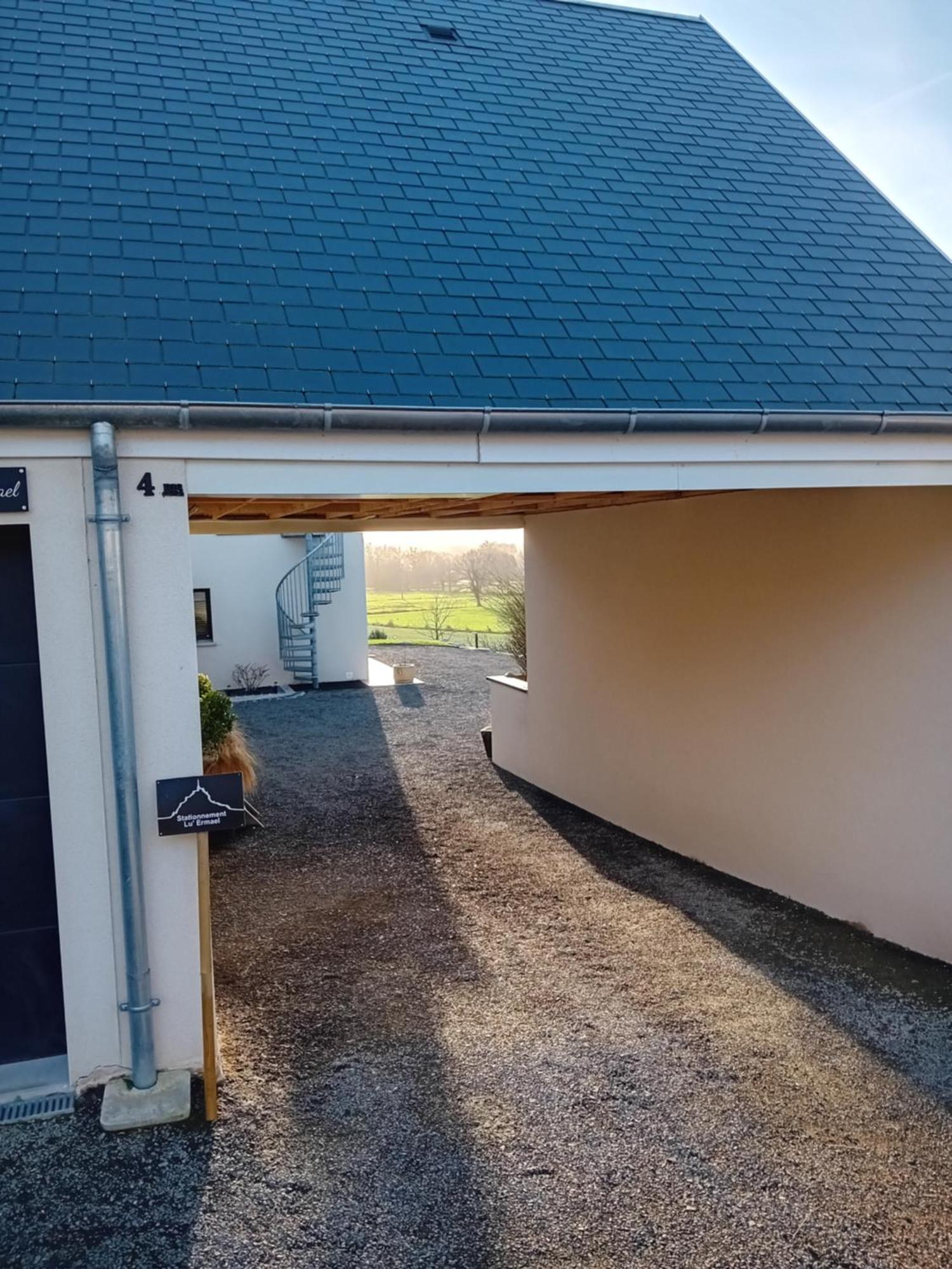 Appartement Lu'Ermael Avec Vue Mont Saint Michel Courtils Exterior photo